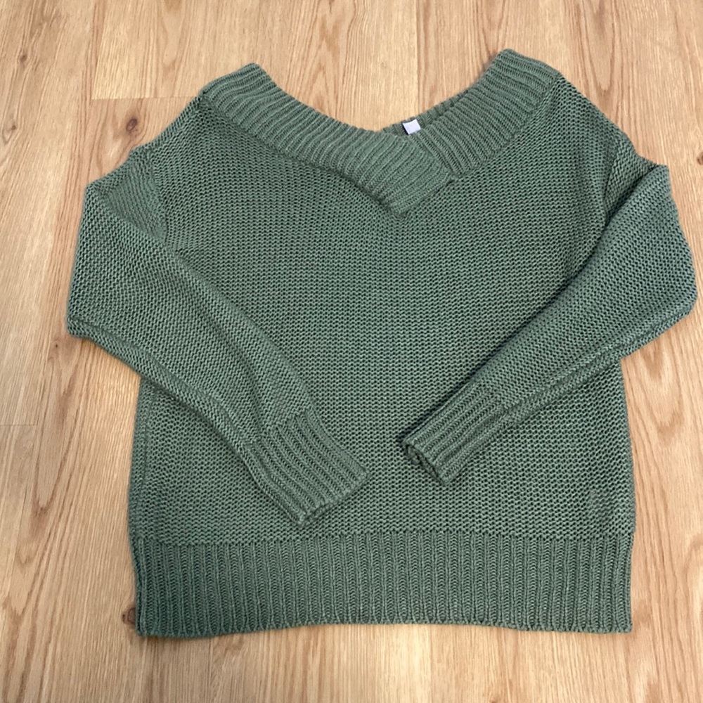 Alya Green V-Neck Sweater